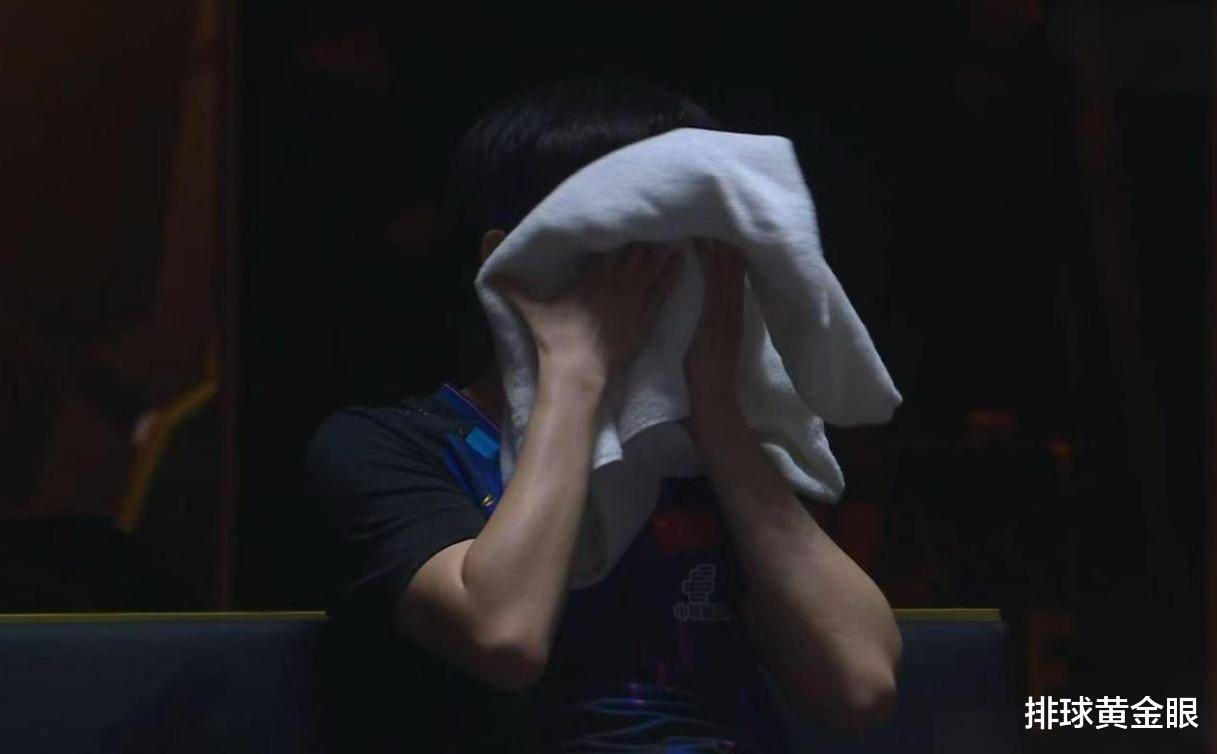 关于关键时刻体能课后，上海久事队长鼓劲备战法国杯，底气十足，更衣室氛围转暖的信息